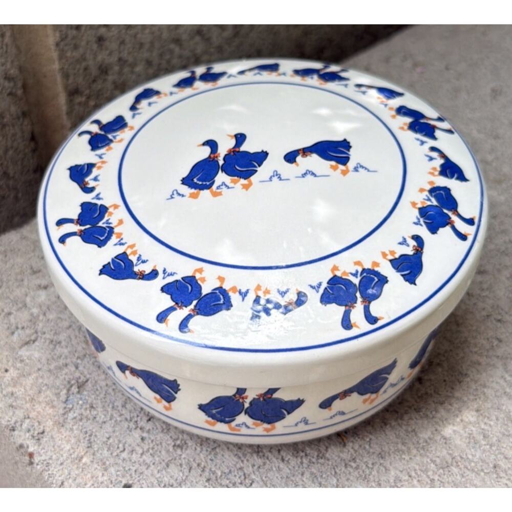 Hankook Vintage Ceramic Duck Goose Bowl Trinket w/ Lid Round White Blue Cottage